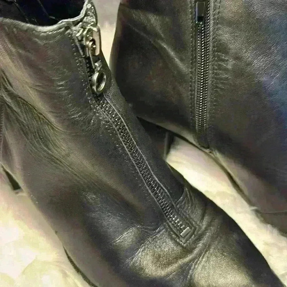 SOLE SOCIETY Soft Black Leather Pointed Toe w Zipper Med Heel Ankle Boot Size 7M - Picture 5 of 11